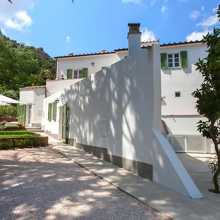 לינה וארוחת בוקר Il Casale Di Monserrato 4*