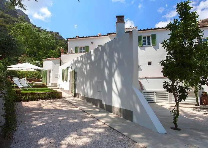 לינה וארוחת בוקר Il Casale Di Monserrato 4*