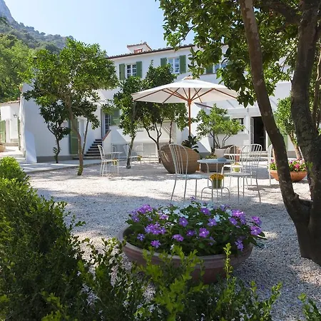 Il Casale Di Monserrato 阿祖罗港